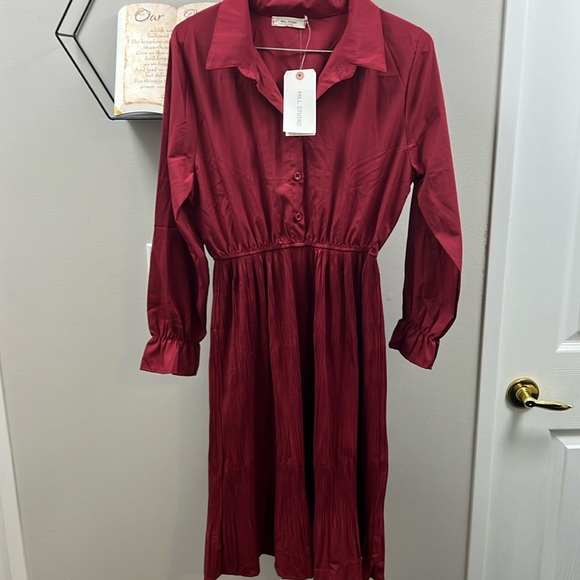 Maroon Dress (Mill studio) - Picture 1 of 1